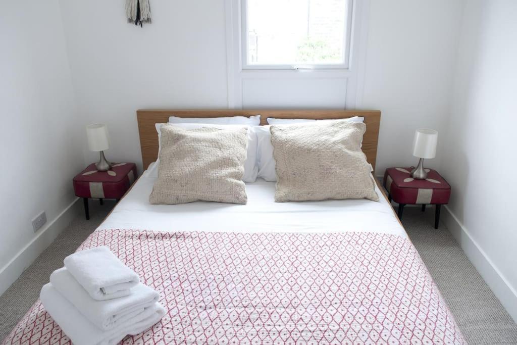 Light Filled Mid- Century 3 Bed Cottage In Dulwich Londres Extérieur photo
