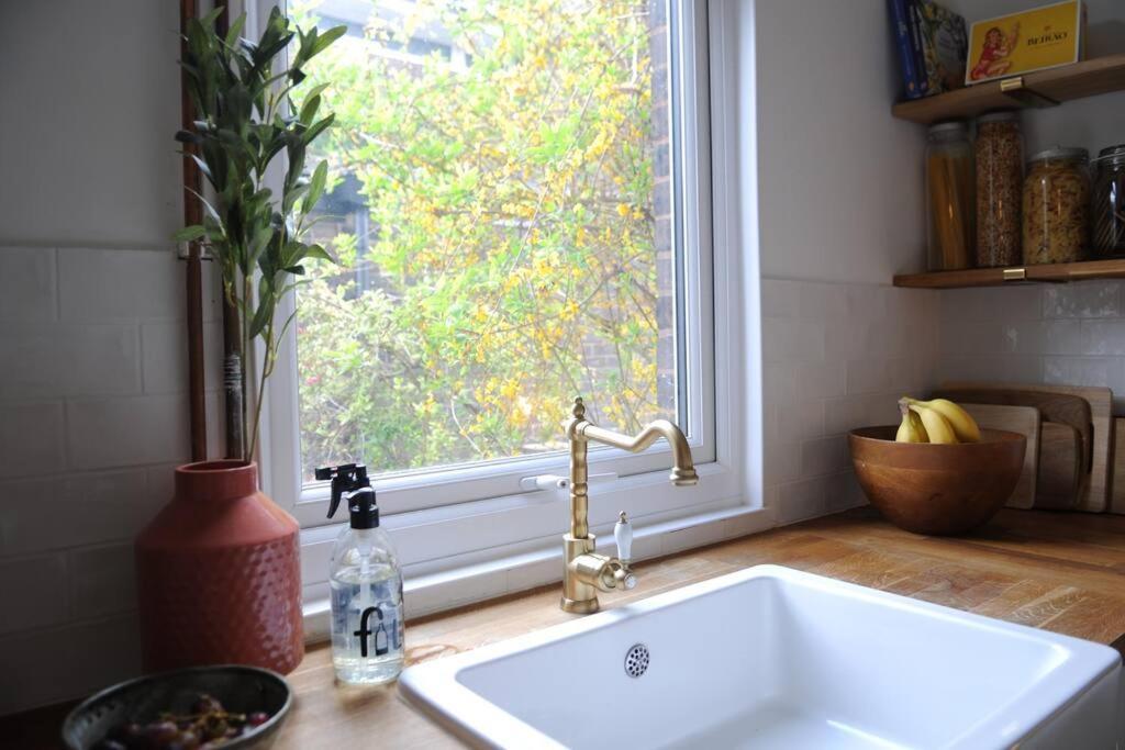 Light Filled Mid- Century 3 Bed Cottage In Dulwich Londres Extérieur photo