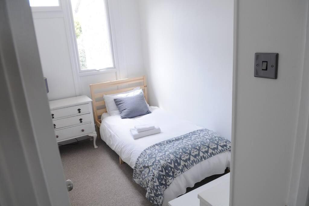 Light Filled Mid- Century 3 Bed Cottage In Dulwich Londres Extérieur photo